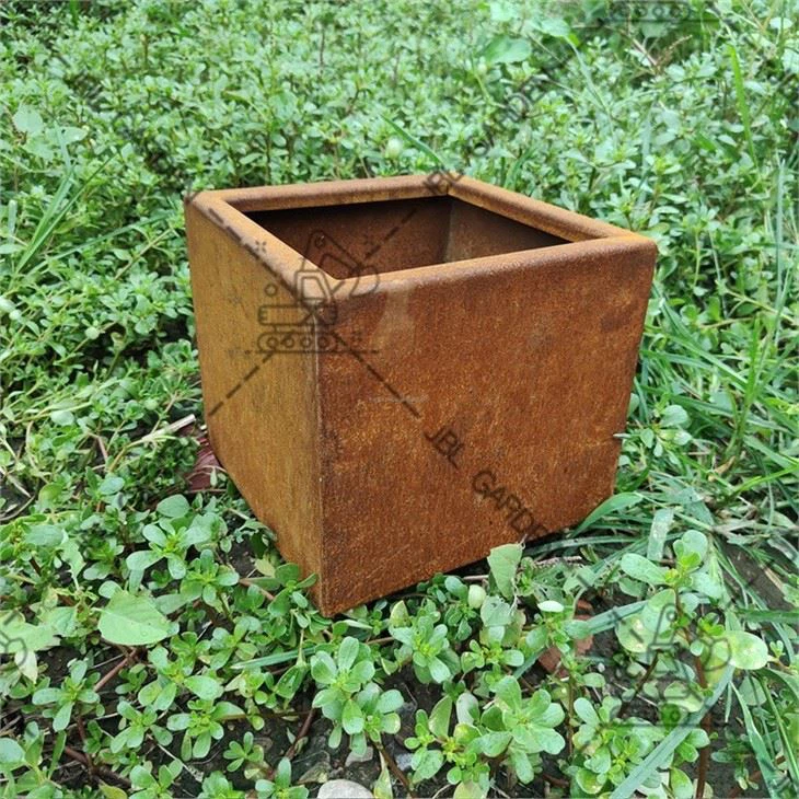 Veradek Outdoor Planter