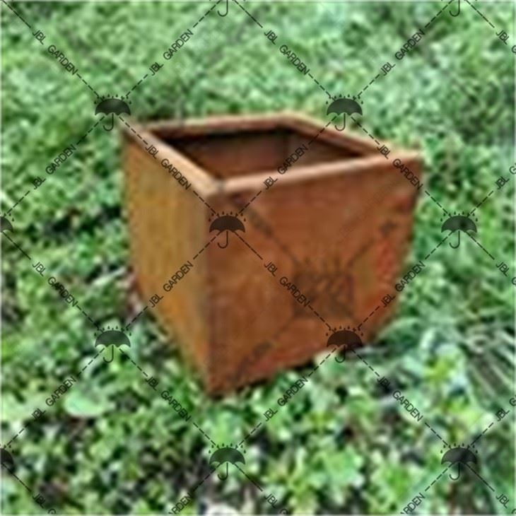 Forvitret rustet stålplanter