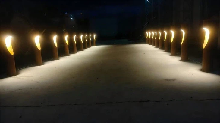 Corten Steel Crescent Garden Pullert Light