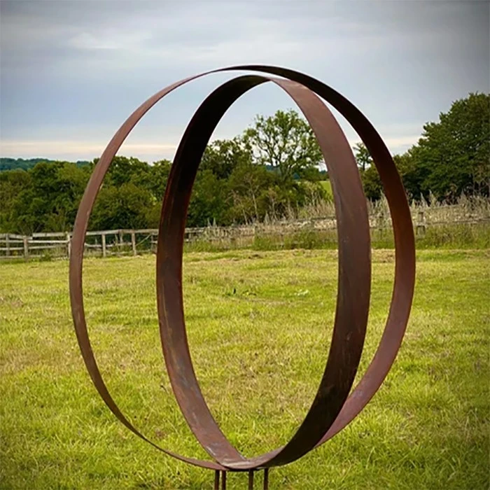 Eye-catching Rustic Garden Ornaments For Park Holiday