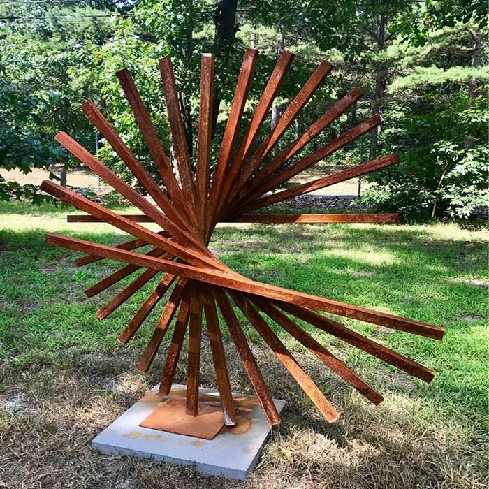 Eye-catching Rustic Garden Ornaments For Park Holiday