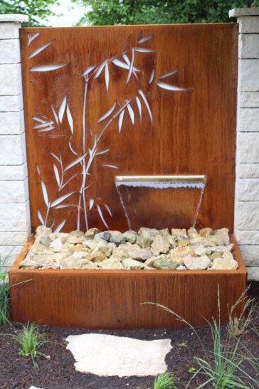 Stor vannfontene i stål